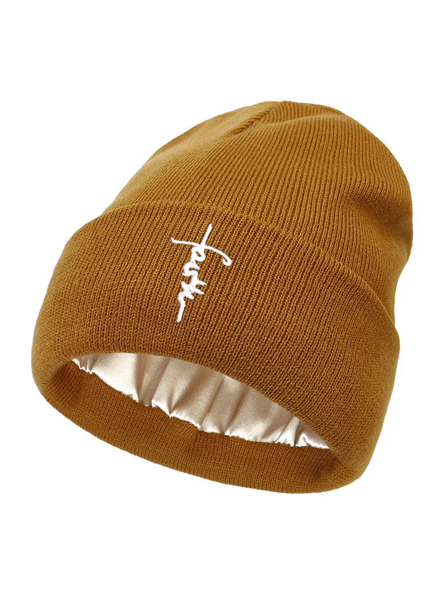 Bonnets avec lettres brodées pour femmes et hommes, 2 couches, doublure en Satin de soie, chapeau tricoté antistatique, automne hiver, casquette Skullies de ski